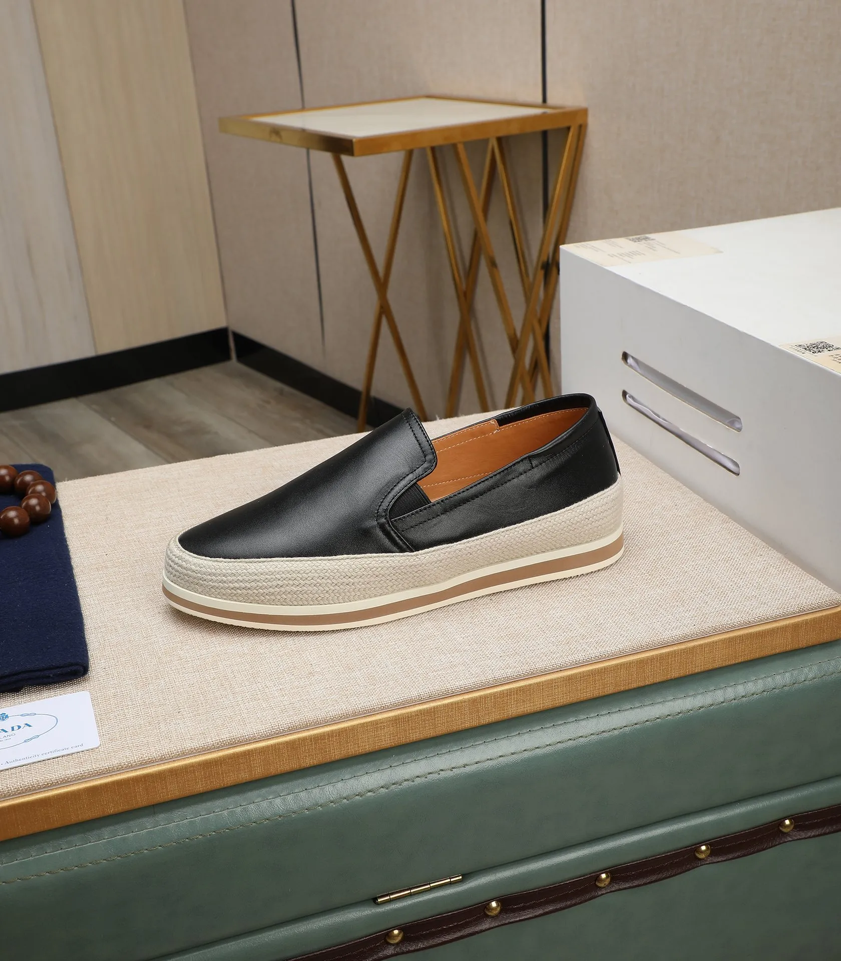 Men's men's shoes 💰460 high-end version. PRADA (Prada) men's casual style, compare the quality at the counter 🧚🏿♂️Imported cowhide fabric 🐎Water-dyed comfortable and soft cowhide lining for feet 🐂Genuine leather outsole with label 🎉 Size 38-44. Can be customized for 45💥🏆